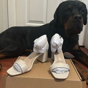 Almond white chunky heel - size 7.5 NEVER WORN!